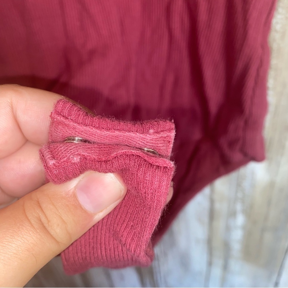 Lulus Maroon Puff Sleeve Bodysuit Small V Neck Stretch Thong Minimalist Top - Picture 5 of 6
